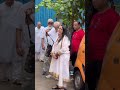 Ila Arun Can’t Hold Back Tears | Tribute to Piyush Pandey 💐 #buzzzookascrolls