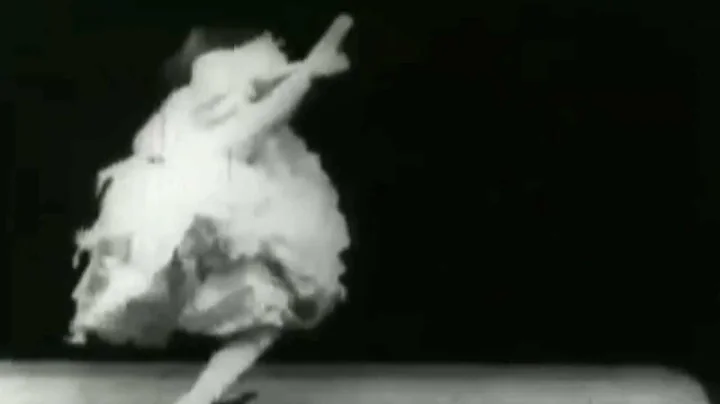 Amy Mueller dances (1896 Edison)
