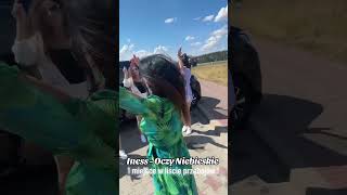 Łał Trzeci Raz Z Rzędu Iness - Oczy Niebieskie Na Szczycie Listy Przebojów