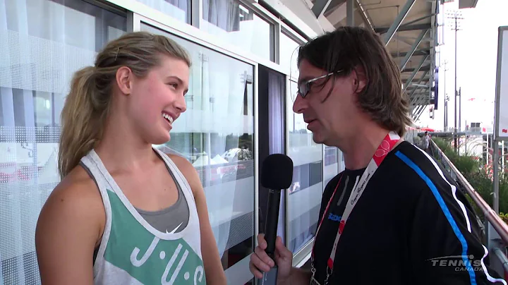 Jean-Ren Dufort prend un 'selfie' avec Eugenie Bou...