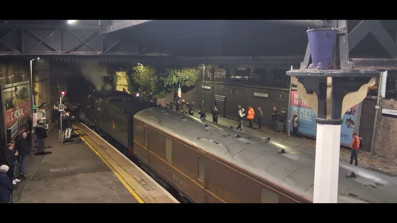 CLUN CASTLE &37240 ERUPT out of Cheltenham Spa | Vintage Train's 