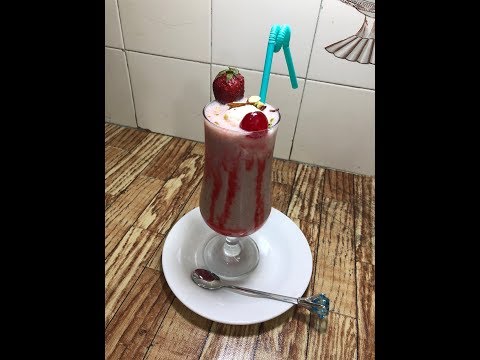 banana-strawberry-milkshake-|-summer-drinks