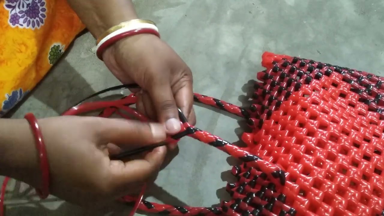 প্লাস্টিকের বেতী দিয়ে  ব্যাগের হাতল বানানো  শিখুন।