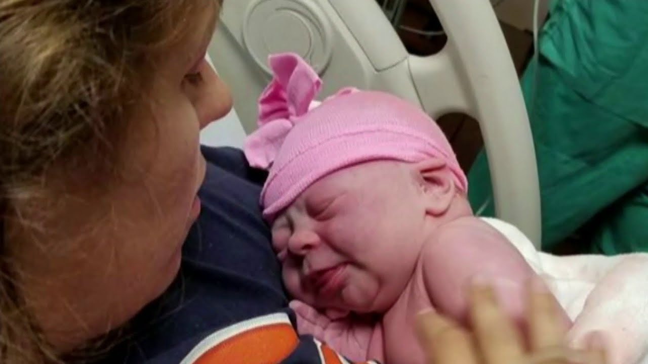 Police in Daytona Beach escort mom in labor to hospital