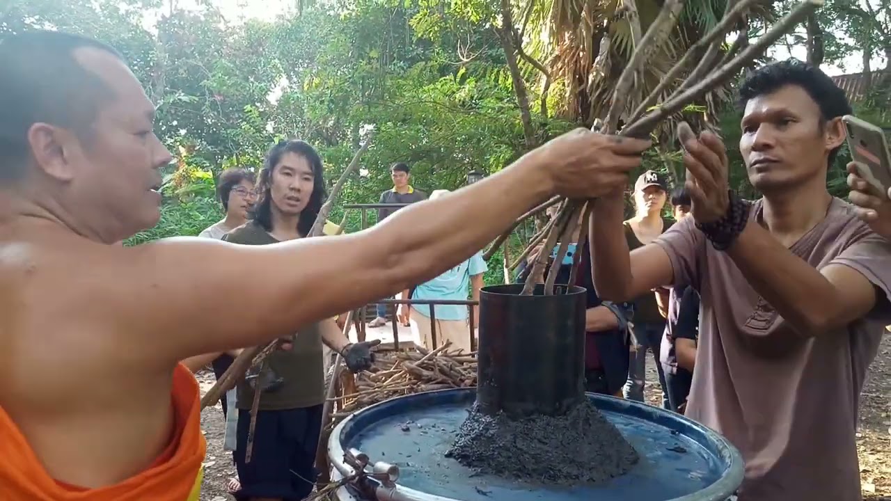 Charcoal making with no smoke. The 2nd techniques.