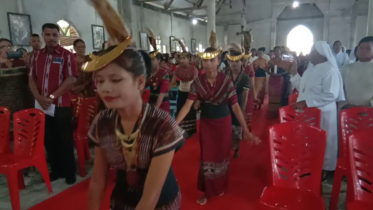 Penyambutan dan misa pertama pastor Ino Nurmalay di alusi batjas