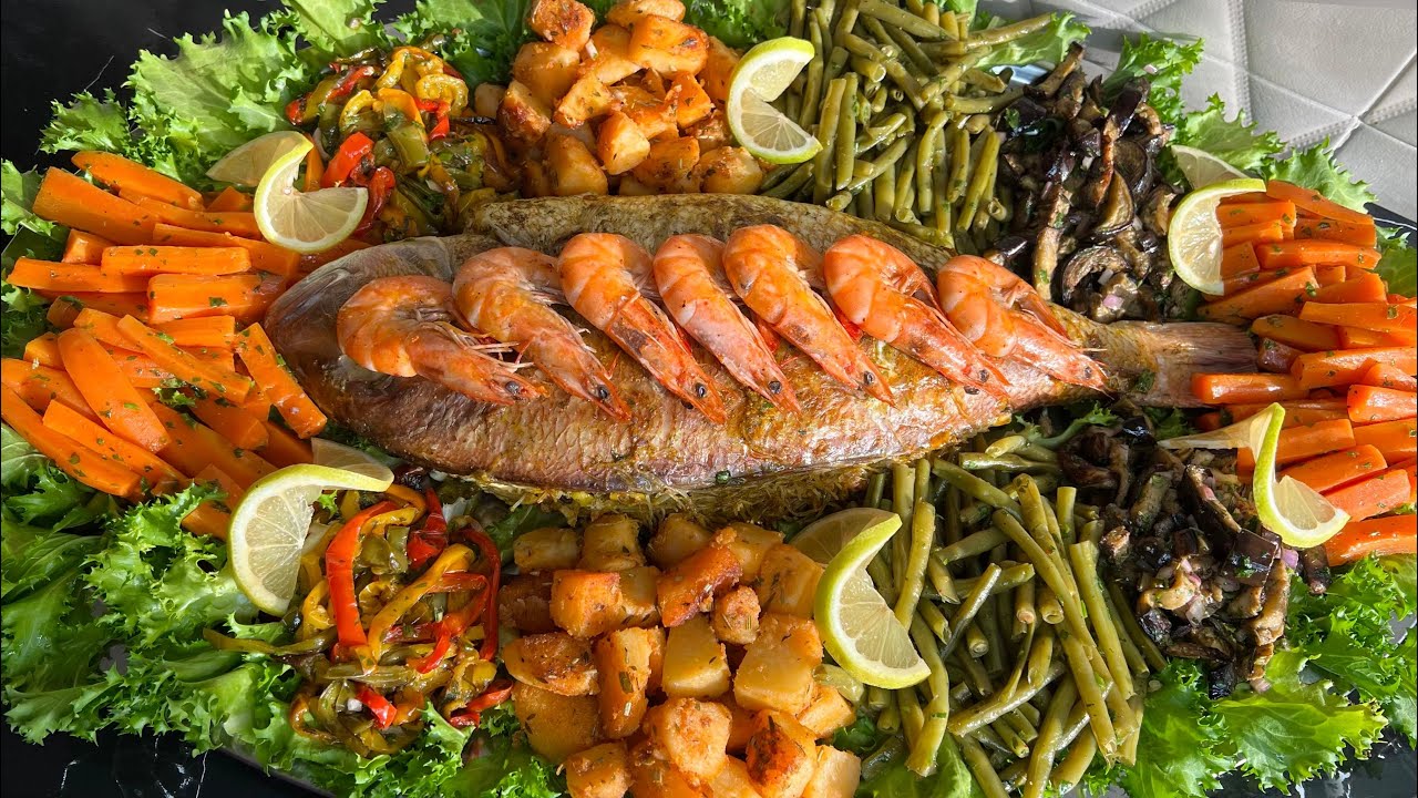 حوتة معمرة في الفرن على حقها وطريقها مع مرافقات سهلة وبسيييطة باش تحمري وجهك مع الضيوف و العائلة 💪