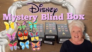 “Pin Me Up Wednesday” UNBOXING! Disney Mystery Blind Box Pins