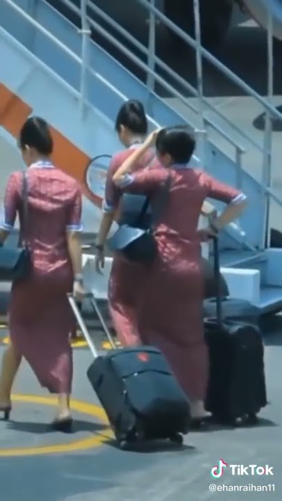 TIK TOK PRAMUGARI CANTIK BATIK LION AIR, SEMOGA SELAMAT DAN SAMPAI TUJUAN,TAKE OFF 🤲