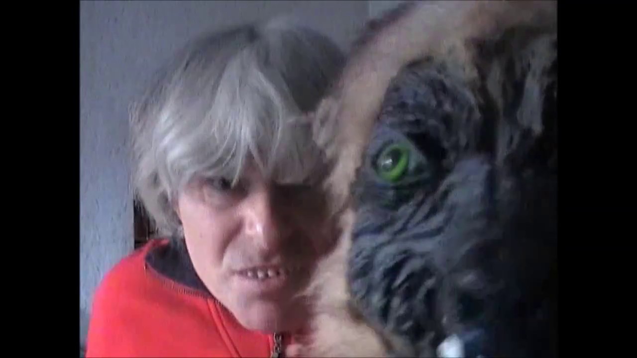 santa dracula singt mit wolf