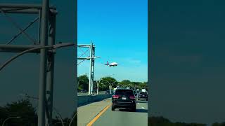 Download Lagu Delta landing on LaGuardia airport #queen #laguardia # MP3