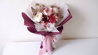 Dried flowers bouquet wrapping