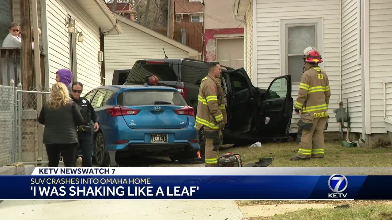 1 person critically injured after car crashes into a house in Omaha ...