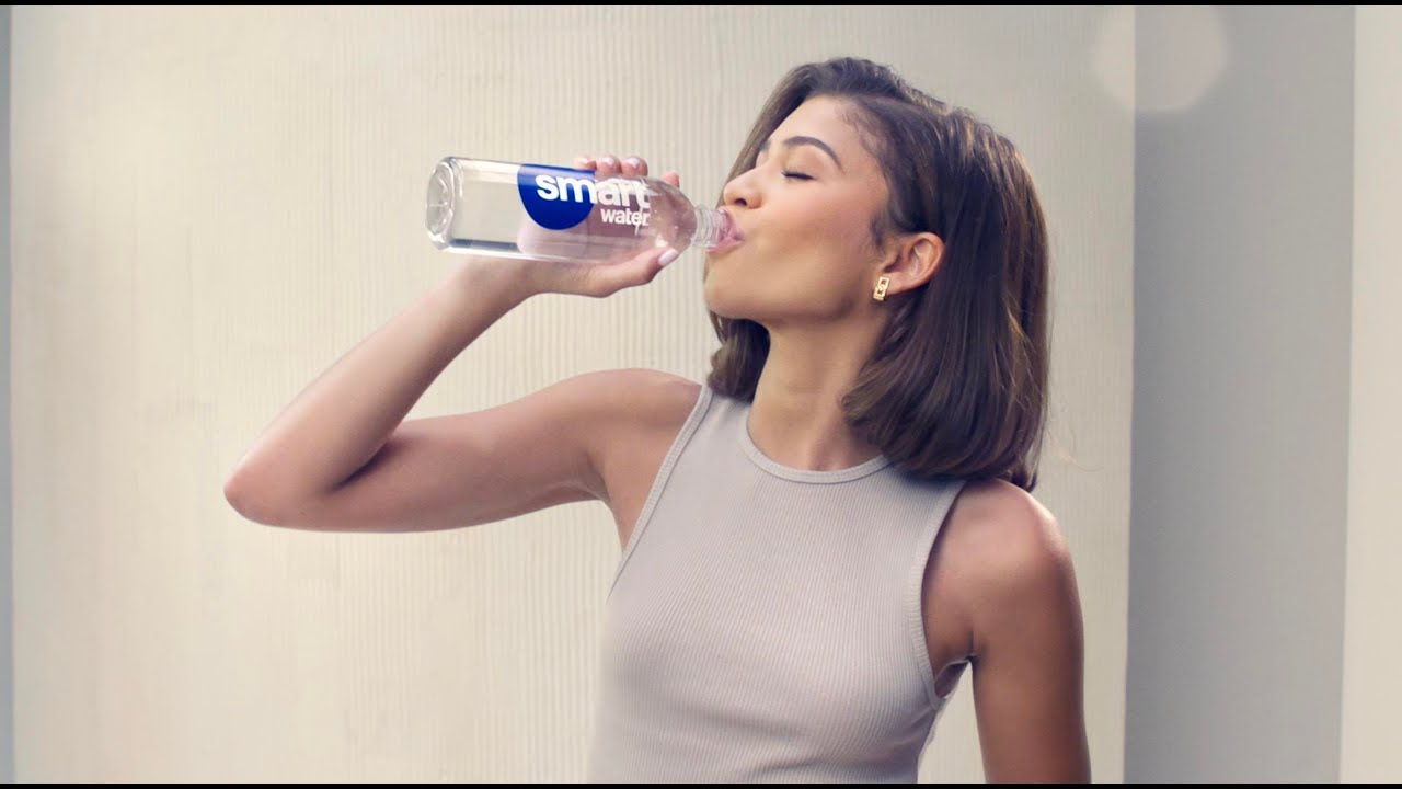 Zendaya for Smartwater: A Fashion Wave for 2023