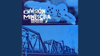 Video thumbnail of "División Minúscula - Simple"