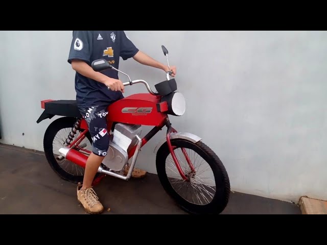 Honda de papelão? Artesão faz réplicas de motos usando caixas e