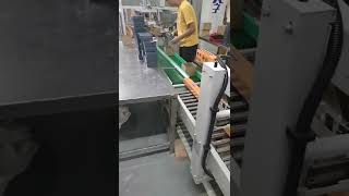 E-commerce mail boxes packing machine.