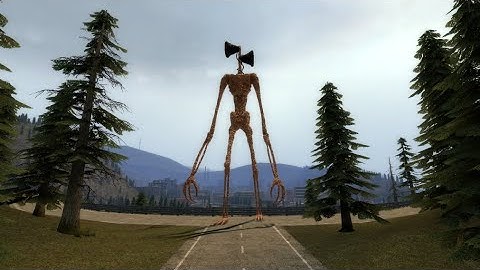 Siren Head in the Woods of gm_fork chase! Garry