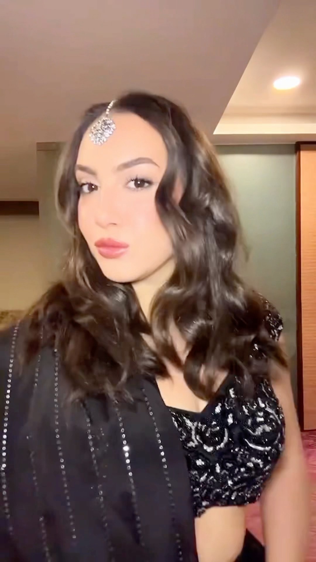 She tried on the most expensive Indian wedding dress ??