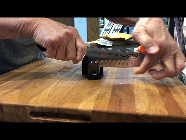 Using the MAC Rollsharp knife sharpener, Side View 