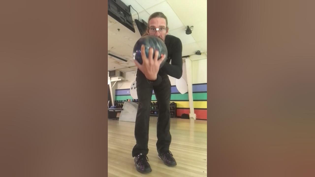 How to hook a bowling ball with all three styles. Thumb no thump ons