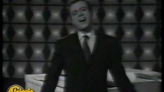 Video thumbnail of "Johnny Dorelli - Al buio sto sognando (Johnny Sera - 1966)"