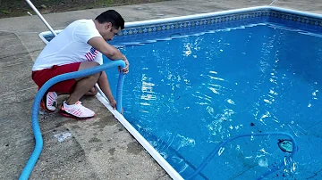 ¿Por qué hay que lavar la piscina antes de cerrarla?