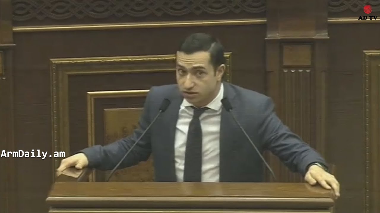newspaper mockup Լռեք, ասում եմ, դու ով ես, որ մեզ ասես՝ լռեք. վիճաբանություն ԱԺ-ում