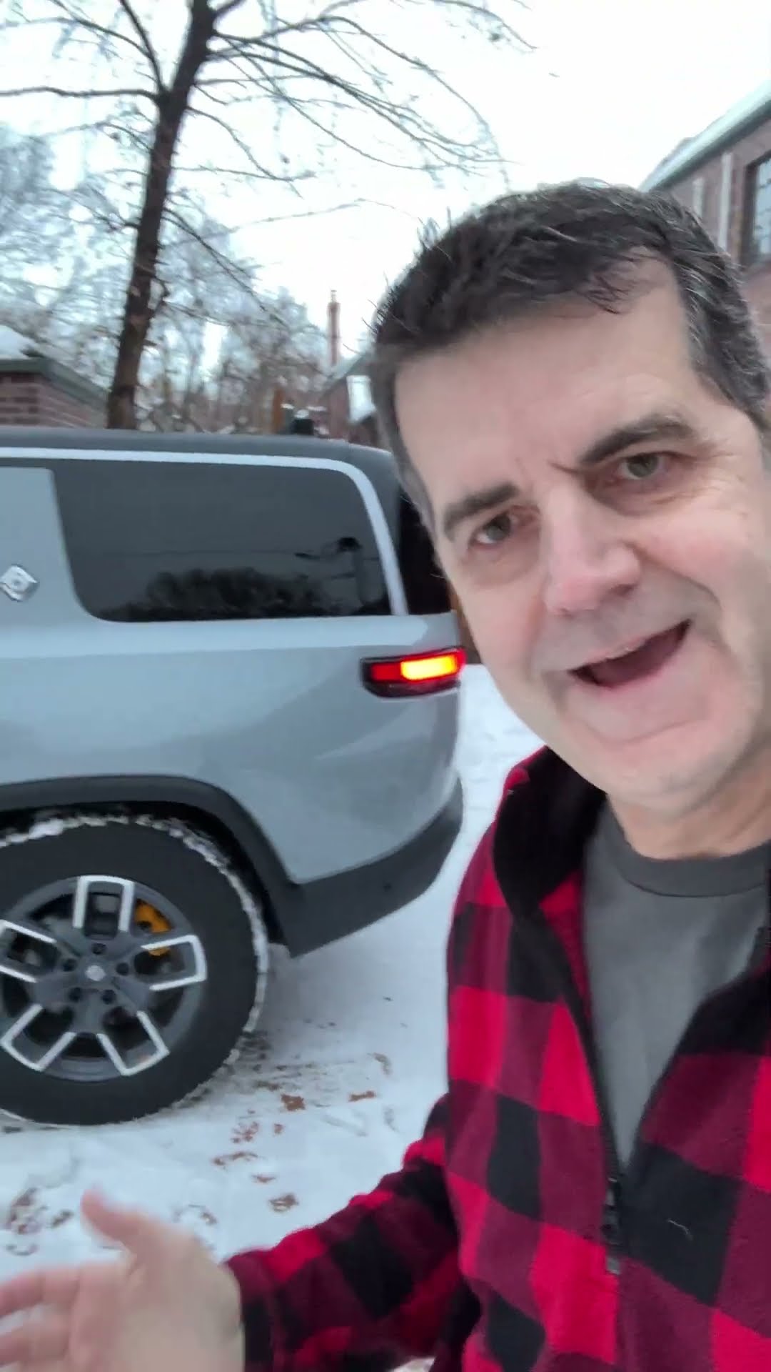 Kia EV9 vs Rivian R1S - Which is the better Buy?