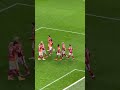 golcü sağda yine