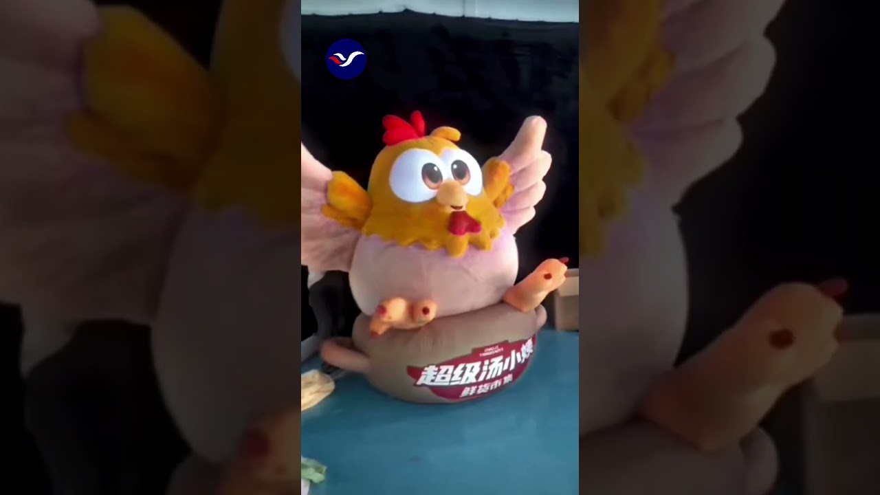 Custom giant inflatable short plush fighting chicken