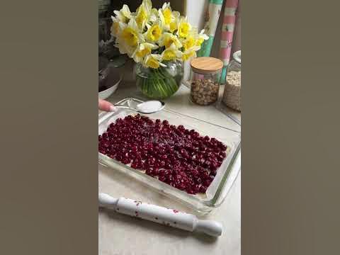 Najlepši kolač sa višnjama🍒 #slatkadomacica #višnje #kolač - YouTube