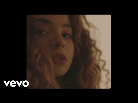 Ella Eyre