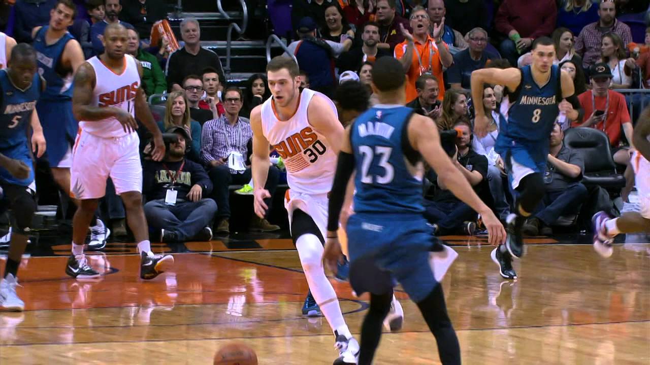 Jon Leuer Throws Down a Pretty Alley-Oop