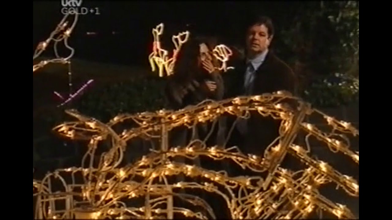 House Lights Up For Christmas Neighbours [2003] YouTube