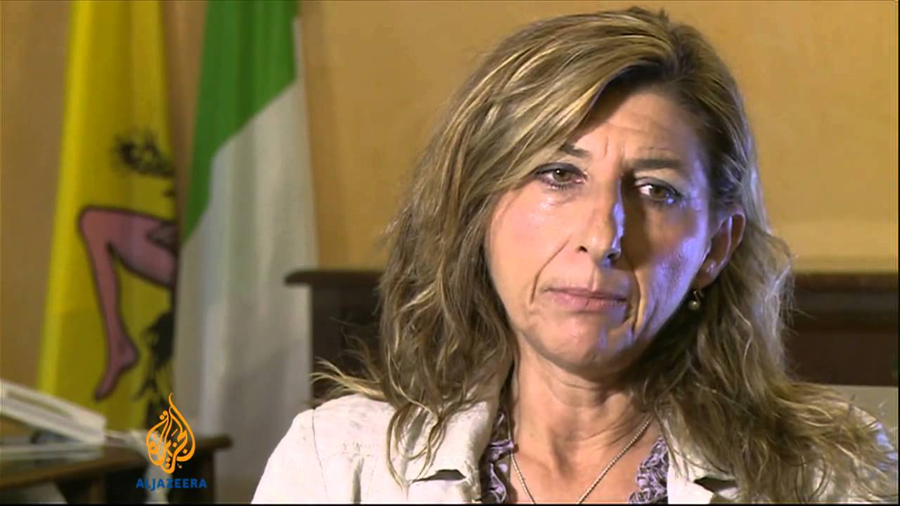 انتشال المزيد من الجثث من حطام قارب في إيطاليا