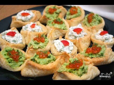 Video: How To Make Cheese And Garlic Tartlets For The New Year