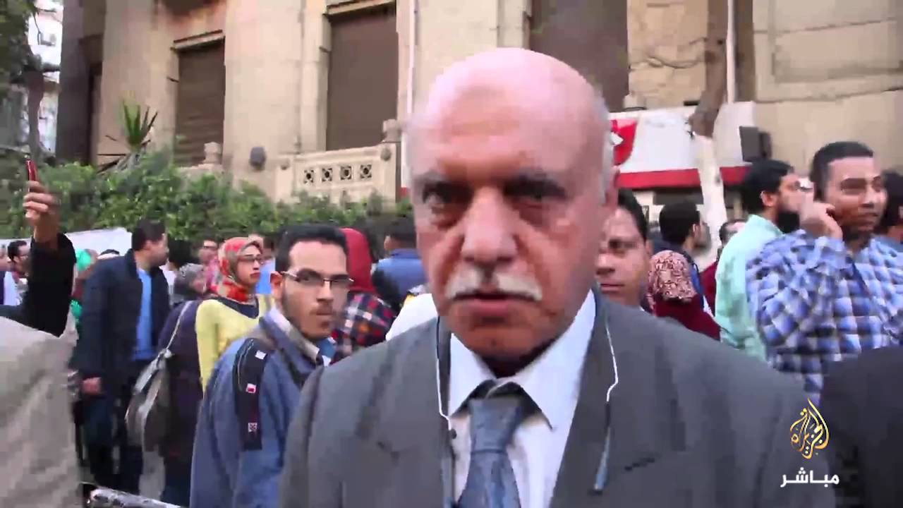 جانب من  وقفة الاطباء البيطريين امس عقب انتهاء الجمعية العمومية