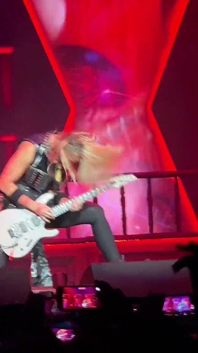 Nita Strauss guitar solo. Pt 4