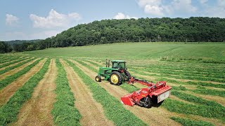 Mowing 2nd Cut Bottom Ground - KUHN 4061 TCD