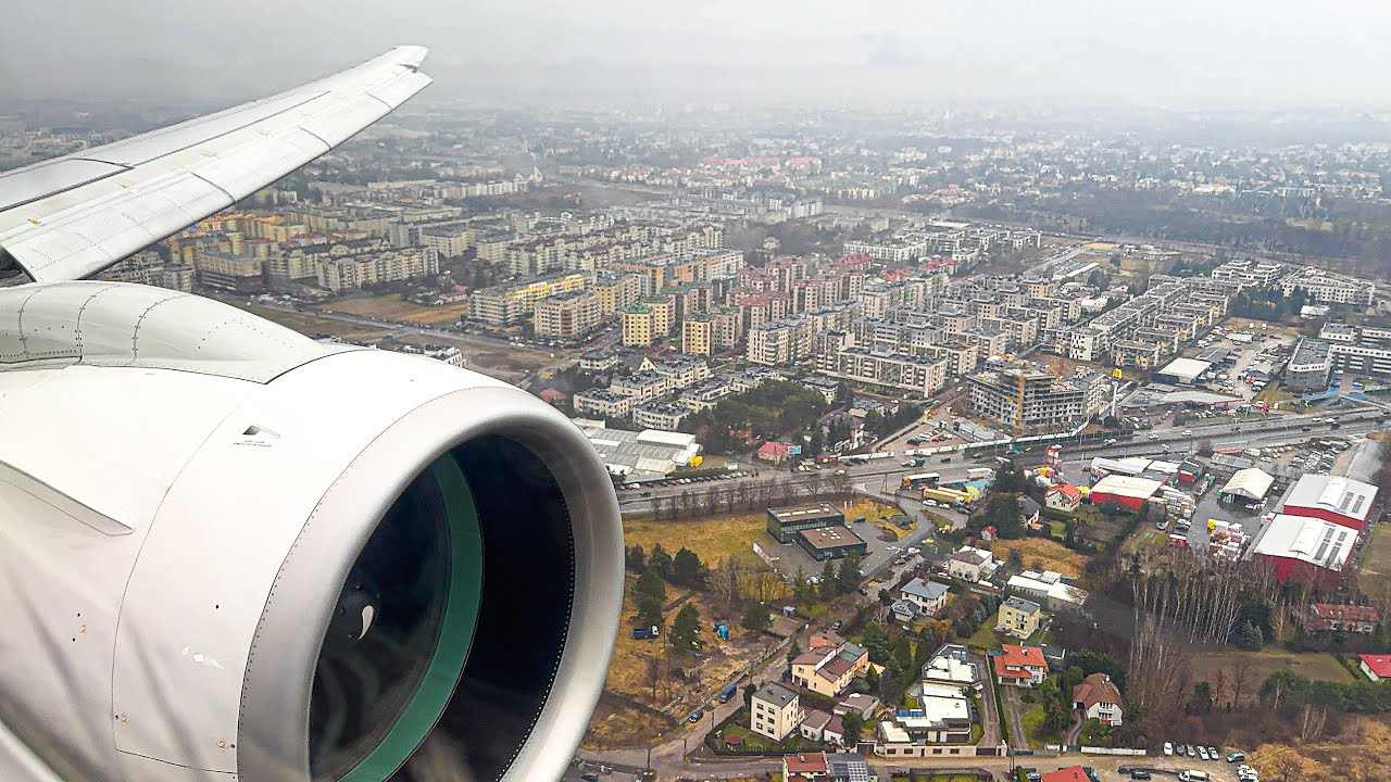 4K | GO AROUND! LOT Embraer E195 E2 Rainy Landing at Warsaw Chopin International Airport