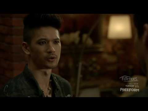 Shadowhunters 2x06 "Alec and Magnus Kissing and Jace Interferes" Scene