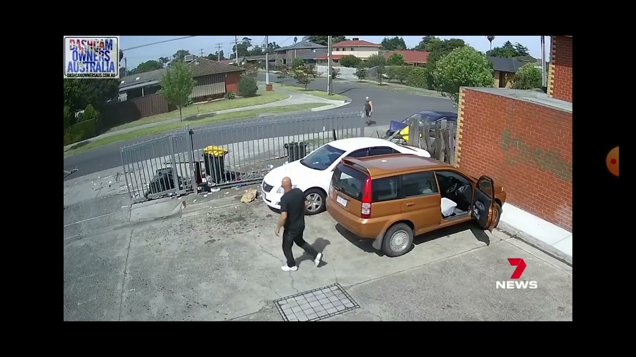 Car rammed in Epping road rage incident (7News Melbourne) - YouTube