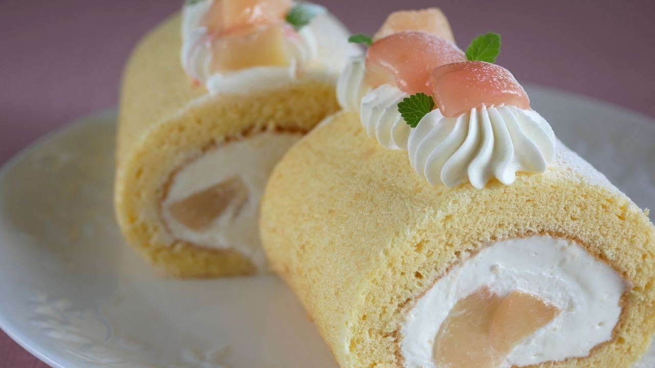 桃で作る夏のロールケーキ Peach Swiss Roll Japanese Roll Cake Youtube