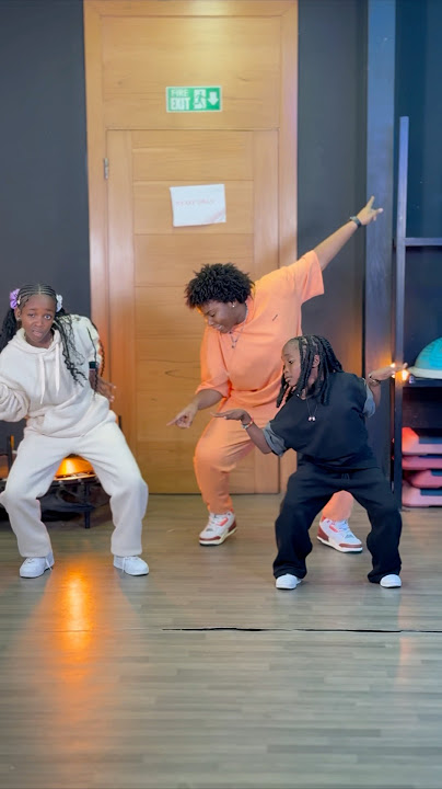 Afronitaaa dances Parti Amapiano with Centy Daniella and Yehowada