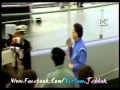 القذافي يضرب جنوده    