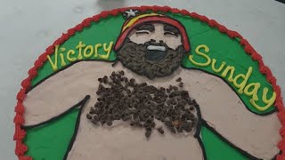 Shirtless Jason Kelce returns in t-shirt, cookie form in Kansas City