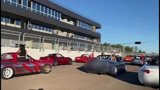 Autodromo Modena 18 Settembre 2022. Mazda World Record. L'arrivo sotto la bandiera a scacchi.