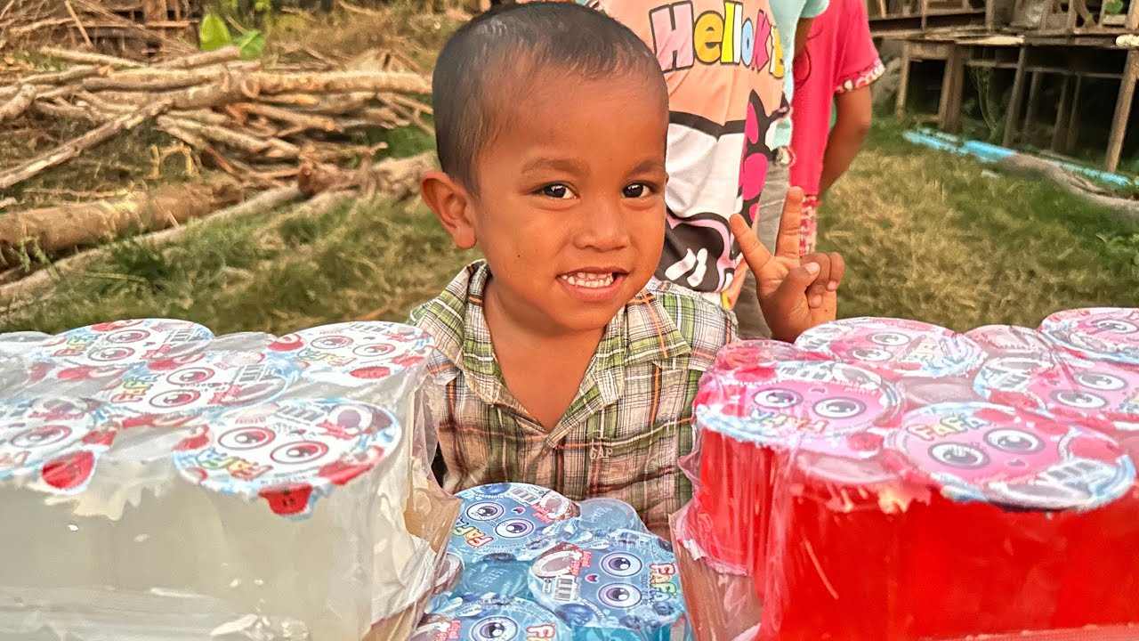 ជួយដាក់ពិន្ទុឲ្យកូនៗខ្ញុំផង​ អ្នកណាច្រៀងពិរោះជាង😍❤️️#funny @Sorphorn1999 