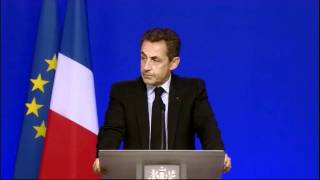 Sarkozy announces Greek debt deal (French)